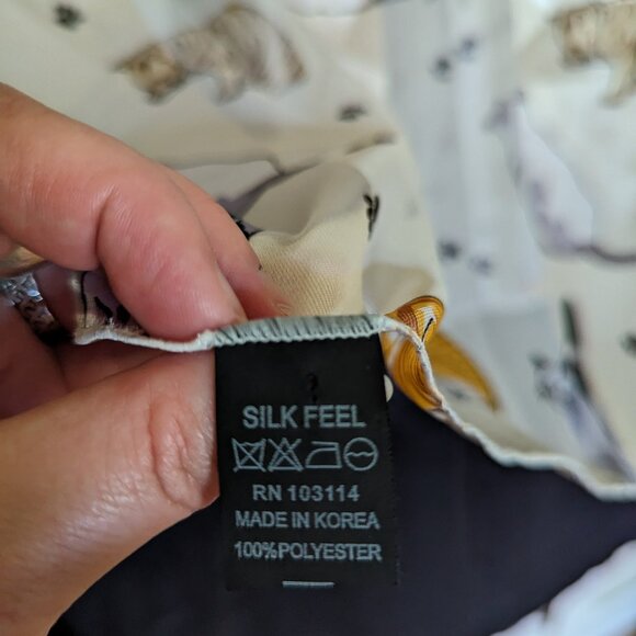 Ted & Jack - Playful Felines Silk Feel Cat Scarf - Picture 4 of 4